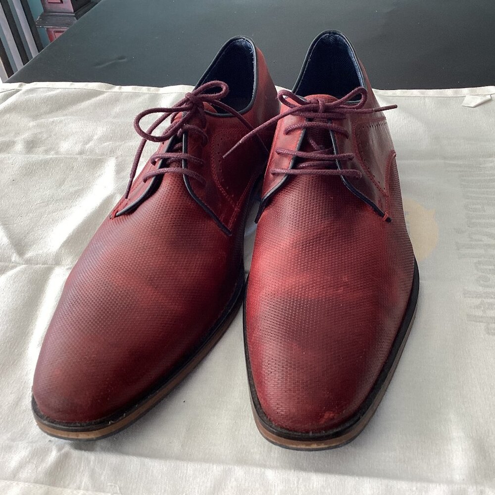 Steve Madden size 13 maroon oxford lace ups